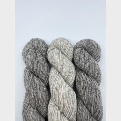 StrikkeKit - Fru Mllers Lune Poncho 