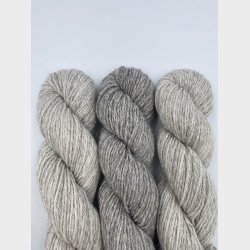 StrikkeKit - Fru Mllers Lune Poncho 