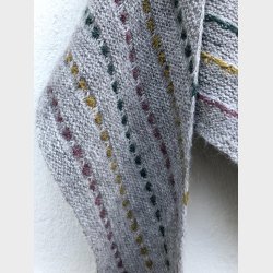 StrikkeKit - Stribestjerner sjal af Anne Br�gger 