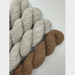 StrikkeKit - Stribestjerner sjal af Anne Br�gger 