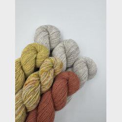 StrikkeKit - Stribestjerner sjal af Anne Br�gger 