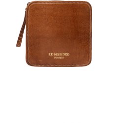 RE:DESIGNED - Projekt 83, Walnut