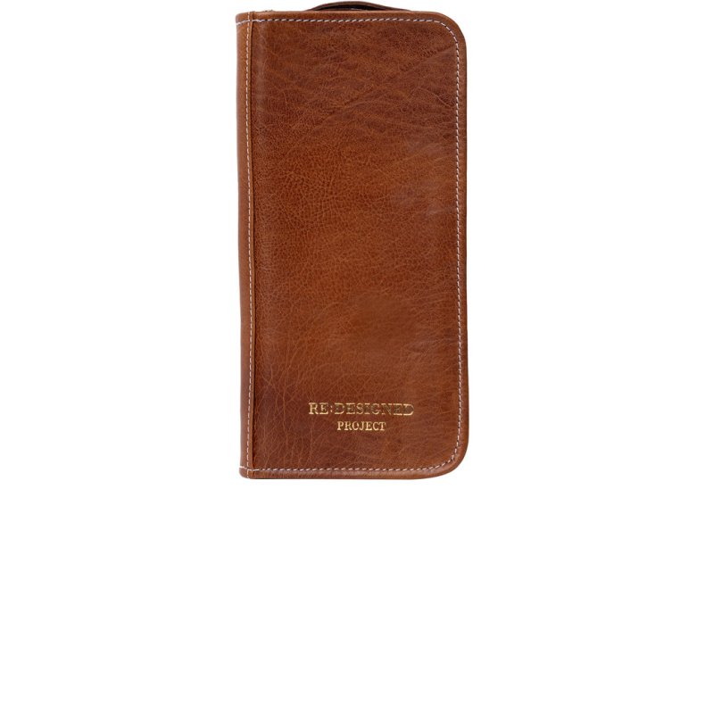 RE:DESIGNED - Projekt 102, Walnut